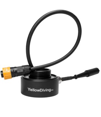 Anzugsdurchführung mit ein Abgang von Yellow Diving